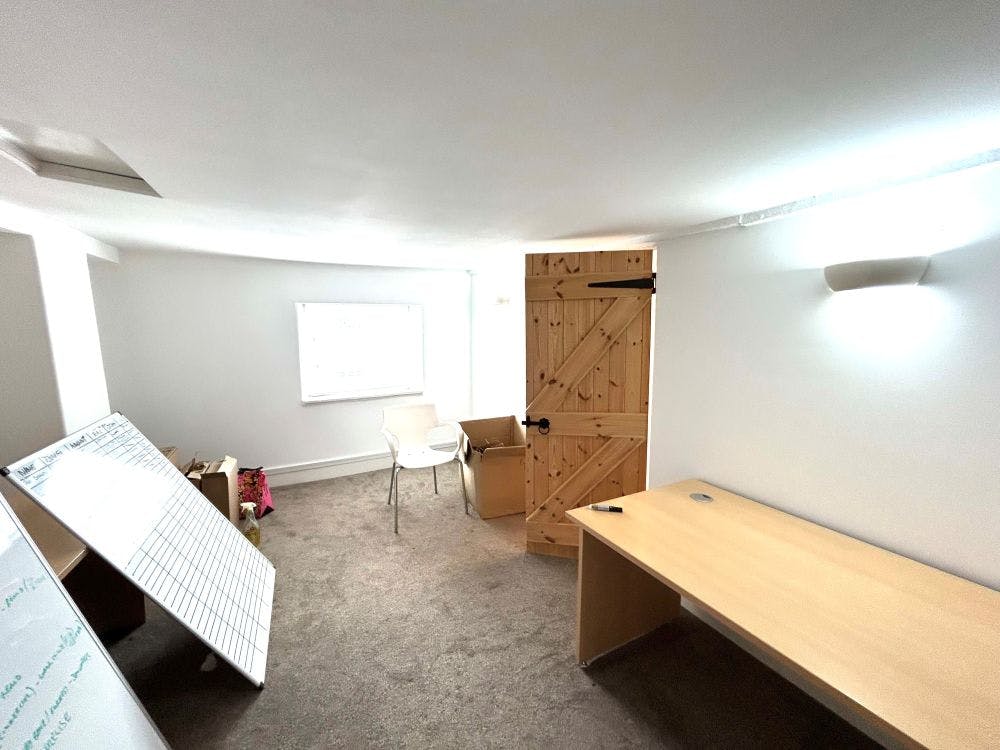 49 Market Square, Bicester, Office / Retail To Let - IMG_7605.jpg