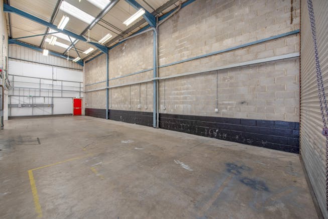 12 Field End, Long Crendon, Industrial To Let - 12 Field End5.jpg