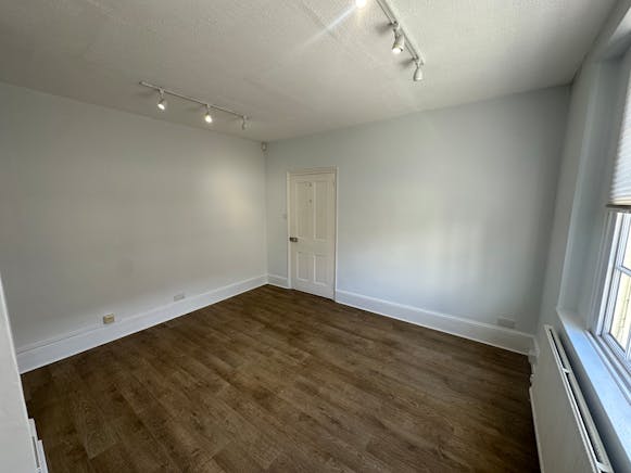 89 High Street, Thame, Office To Let - 2.jpeg