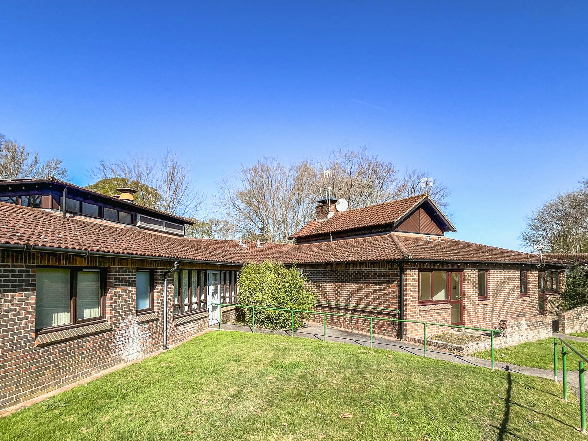 Retail/Shop in Lyndhurst - photo 4