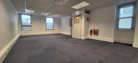 41 The Broadway, London, Office To Let - 20260909_155406.jpg