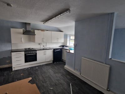 490-492 Oldham Road, Ashton-under-Lyne, Leisure / Office / Retail / Trade Counter To Let - 20250731_123415.jpg