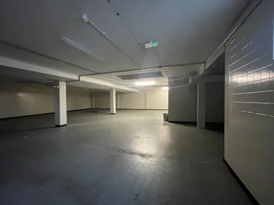 Unit 27, Smithfield Centre, Leek, Retail To Let - IMG_4219.JPG