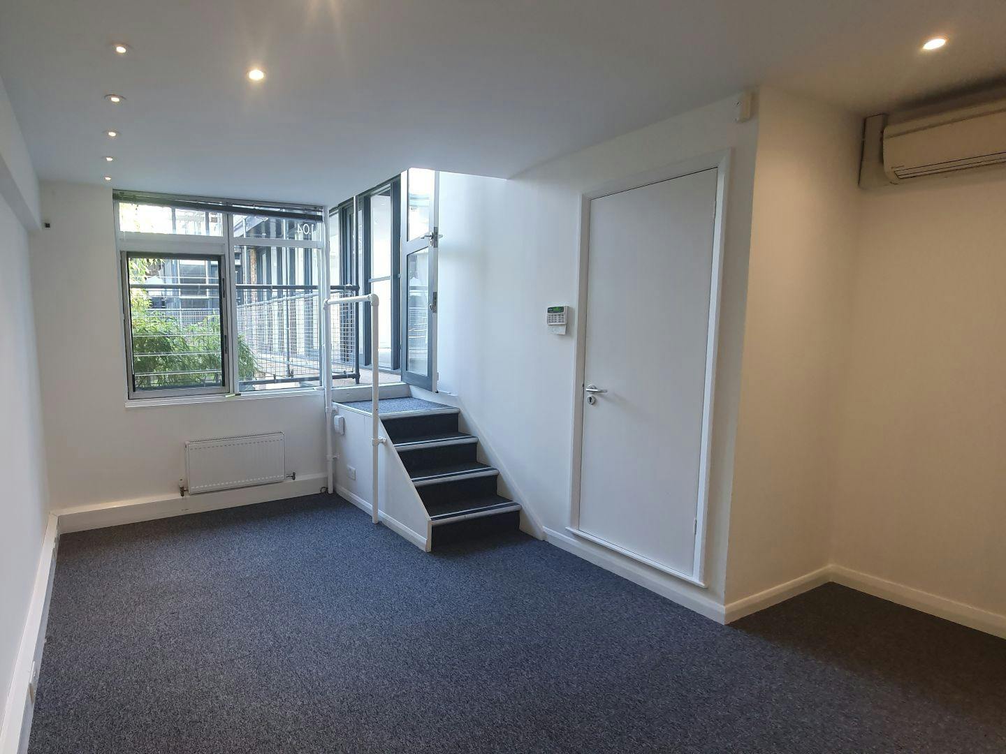 Worlds End Studios, 132-134 Lots Road, Chelsea, Office To Let - 5.jpg