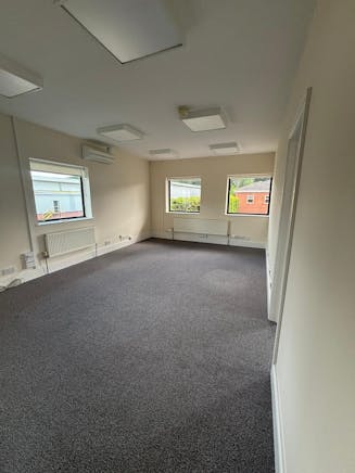 11a Kingswood Road, Droitwich, Office To Let - Image 5