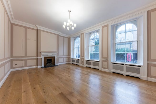 1 Hobart Place, London, Office For Sale - 1 hobart place 3784 int2.jpg