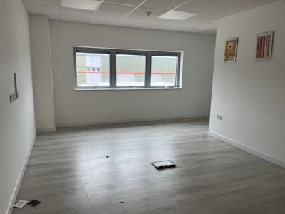 Modern Warehouse, Unit 5 Century Court, Aylesbury, Industrial / Industrial/Logistics To Let - IMG_1090.JPG