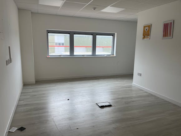 Modern Warehouse, Unit 5 Century Court, Aylesbury, Industrial To Let - IMG_1090.JPG