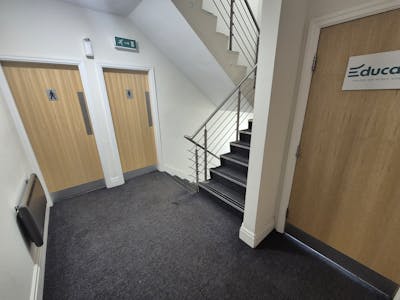 Suite 4, 1st floor Ashfield House, Stockport, Office To Let - 20250521_120923.jpg