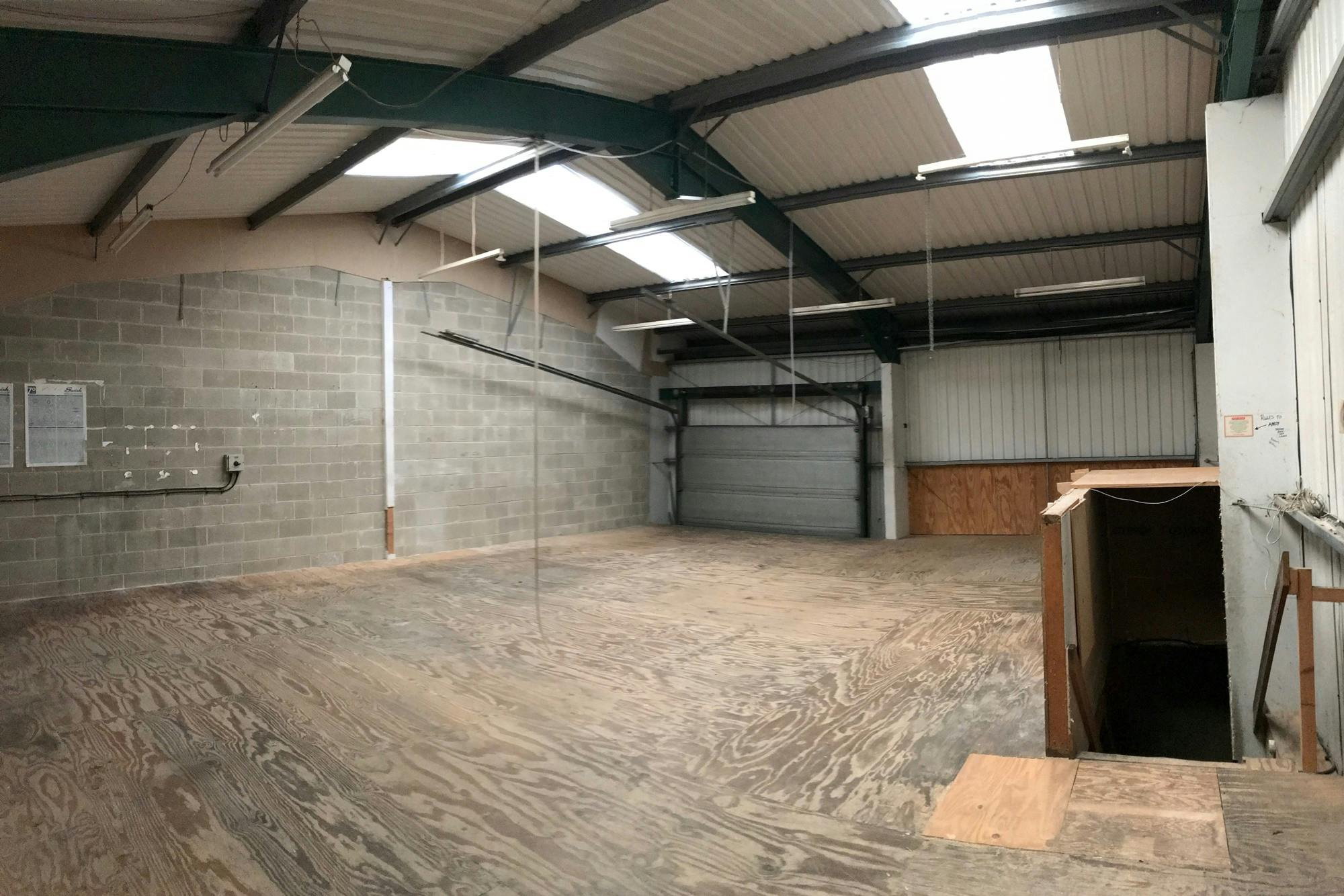 Industrial Unit in Portsmouth - photo 2