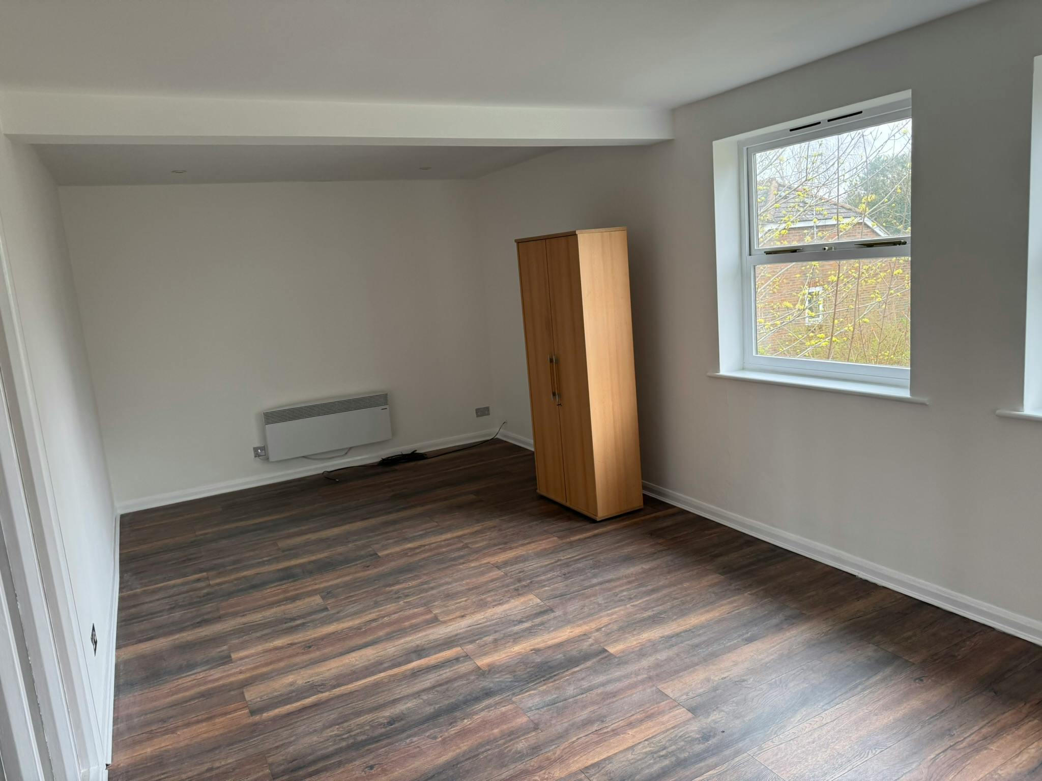 10B Robin Hood Road, Woking, Offices To Let - IMG_6926.JPEG