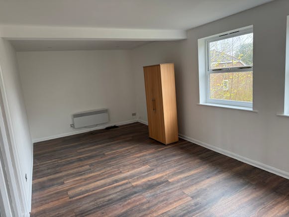 10B Robin Hood Road, Woking, Offices To Let - IMG_6926.JPEG