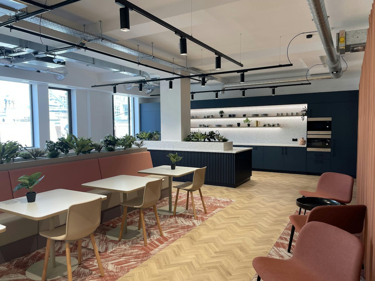 B2c63d1f70b689b900e5f663ea443bbf Interiorphoto 1