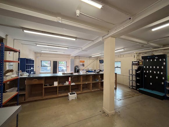1-2, Lower Wharf Industrial Estate, Stroud To Let - Int 1.jpg