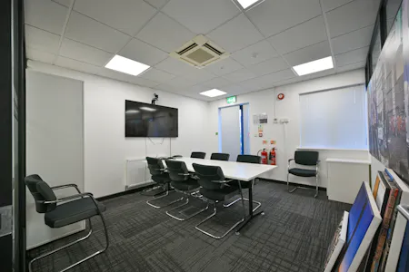 Unit A2 Windsor Place, Crawley, Office To Let - people images statom-4.jpg