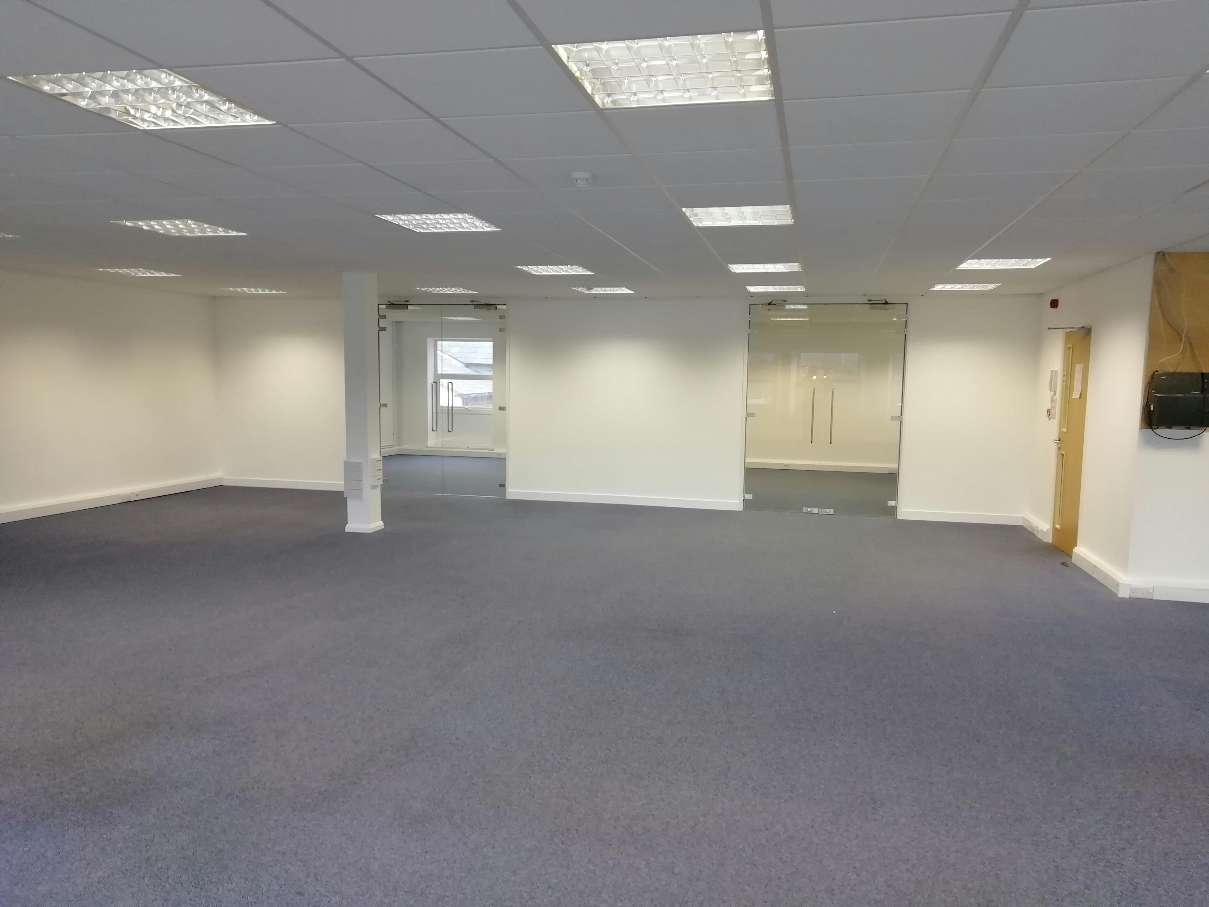 First Floor Offices, 21 London Road, Reading, Offices To Let - internal 2.jpg