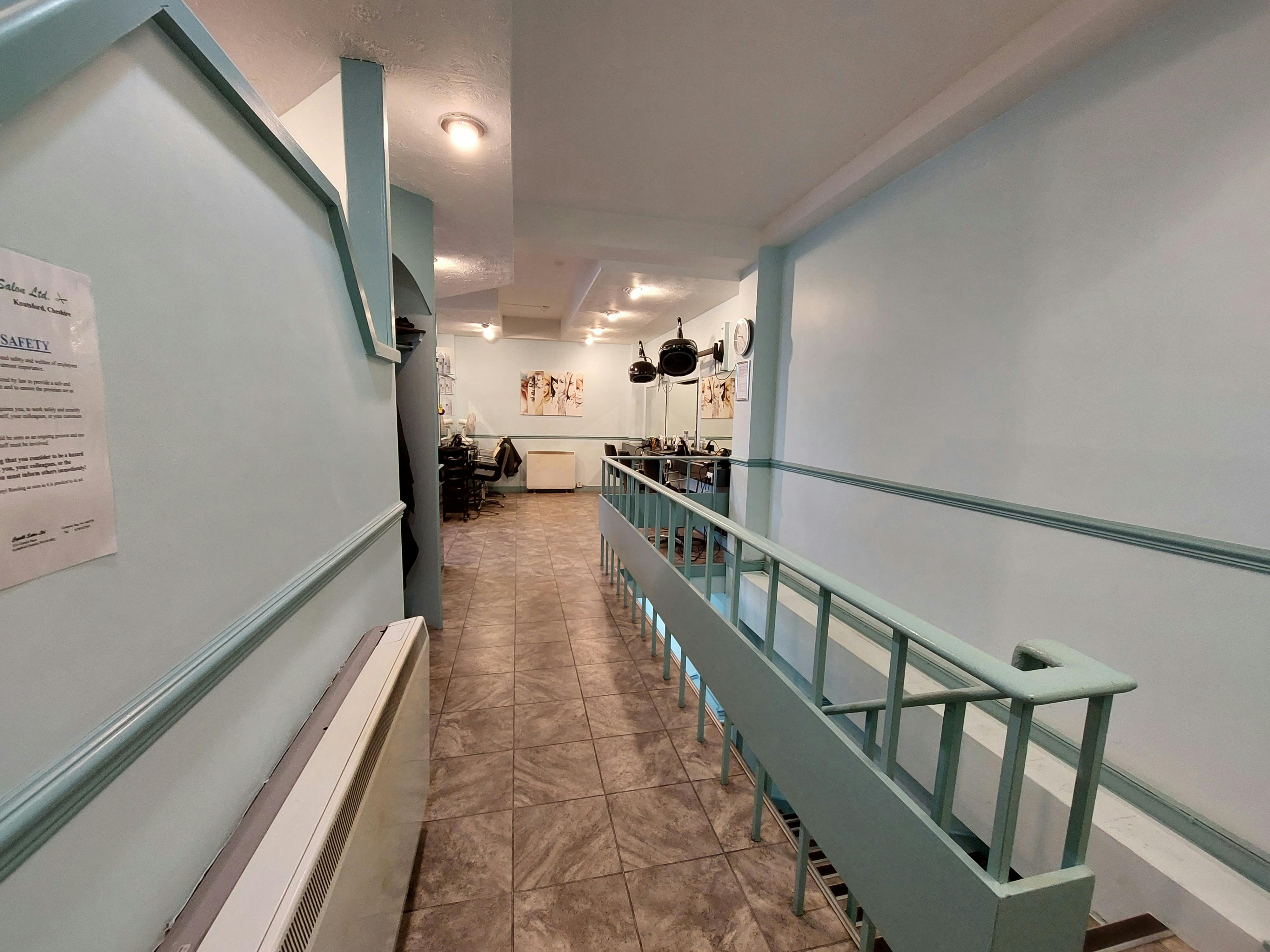 Retail/Shop in Knutsford - photo 3