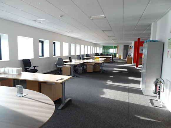Llewellyn House, Port Talbot, Offices To Let - DSC02768.JPG