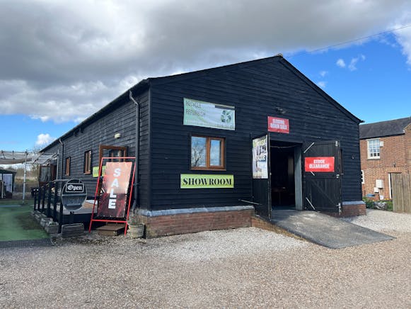 The Black Barn, Old Mill Barns, Leighton Buzzard, Offices To Let - 20250328_134931667_iOS.jpg