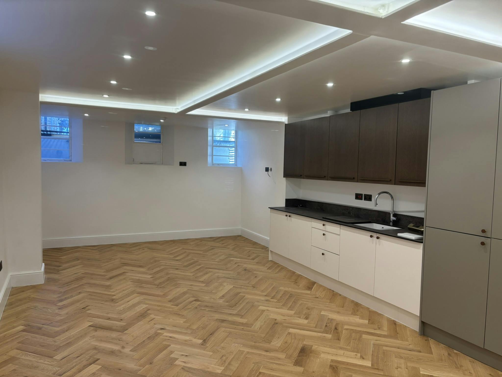 Offices, 7 High Street, Windsor, Offices To Let - IMG_4857.JPEG