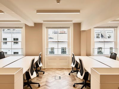 18-19 Albemarle Street, 19 Albemarle Street, London, Office To Let - Desks
