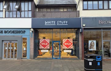 22B High Street, Weybridge, Retail To Let - PXL_20250123_101944465.jpg