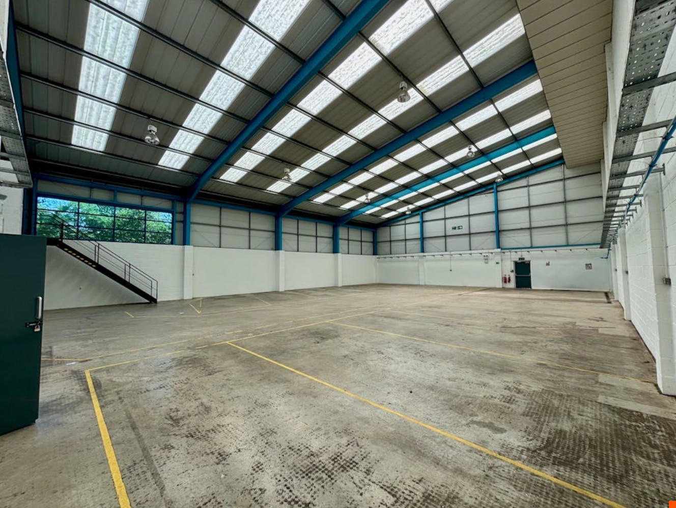 6 Millennium Point, Aylesbury, Industrial To Let - WAREHOUSE 2.png