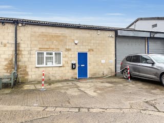 Unit 3, Hinksey Business Centre, Oxford To Let - IMG_18681blue sky.jpg