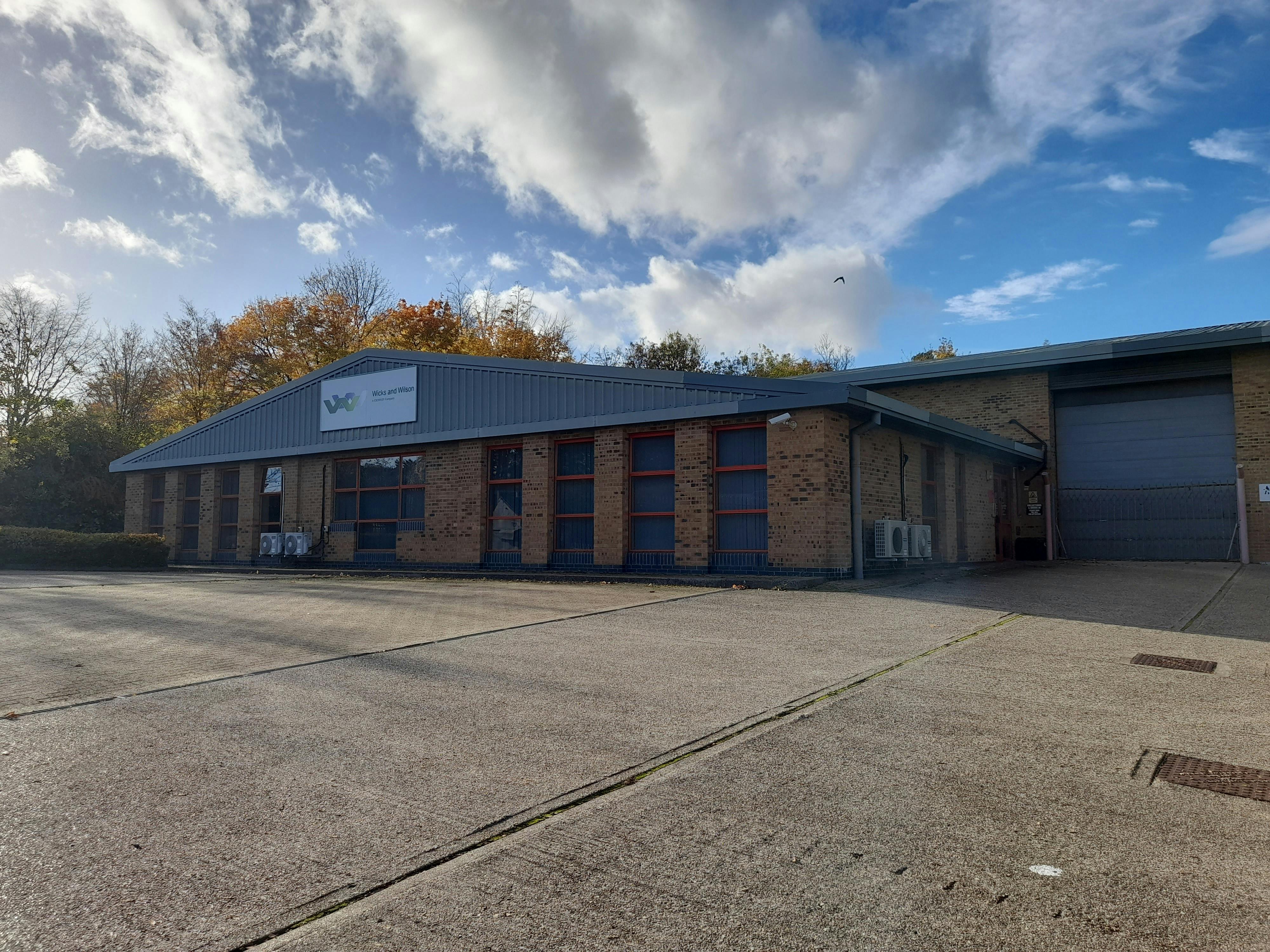 Unit 6 Rutherford Road, Basingstoke, Industrial / Warehouse To Let / For Sale - 20251028_142347.jpg