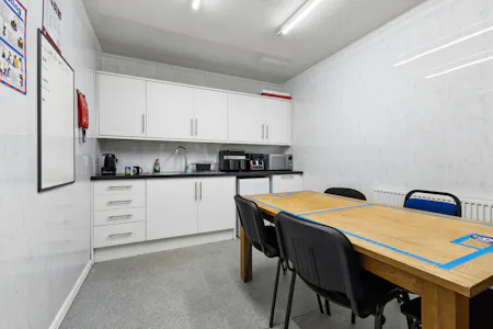 Unit 17, Aylesbury, Industrial / Trade Counter For Sale - 112514_17 Anglo Business Park(11).jpg