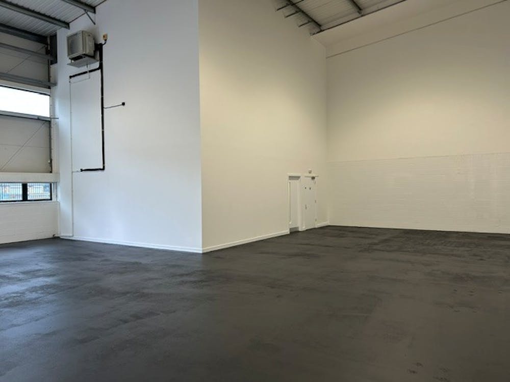 Unit 10, Muirhead Quay - Warehouse Interior.jpg