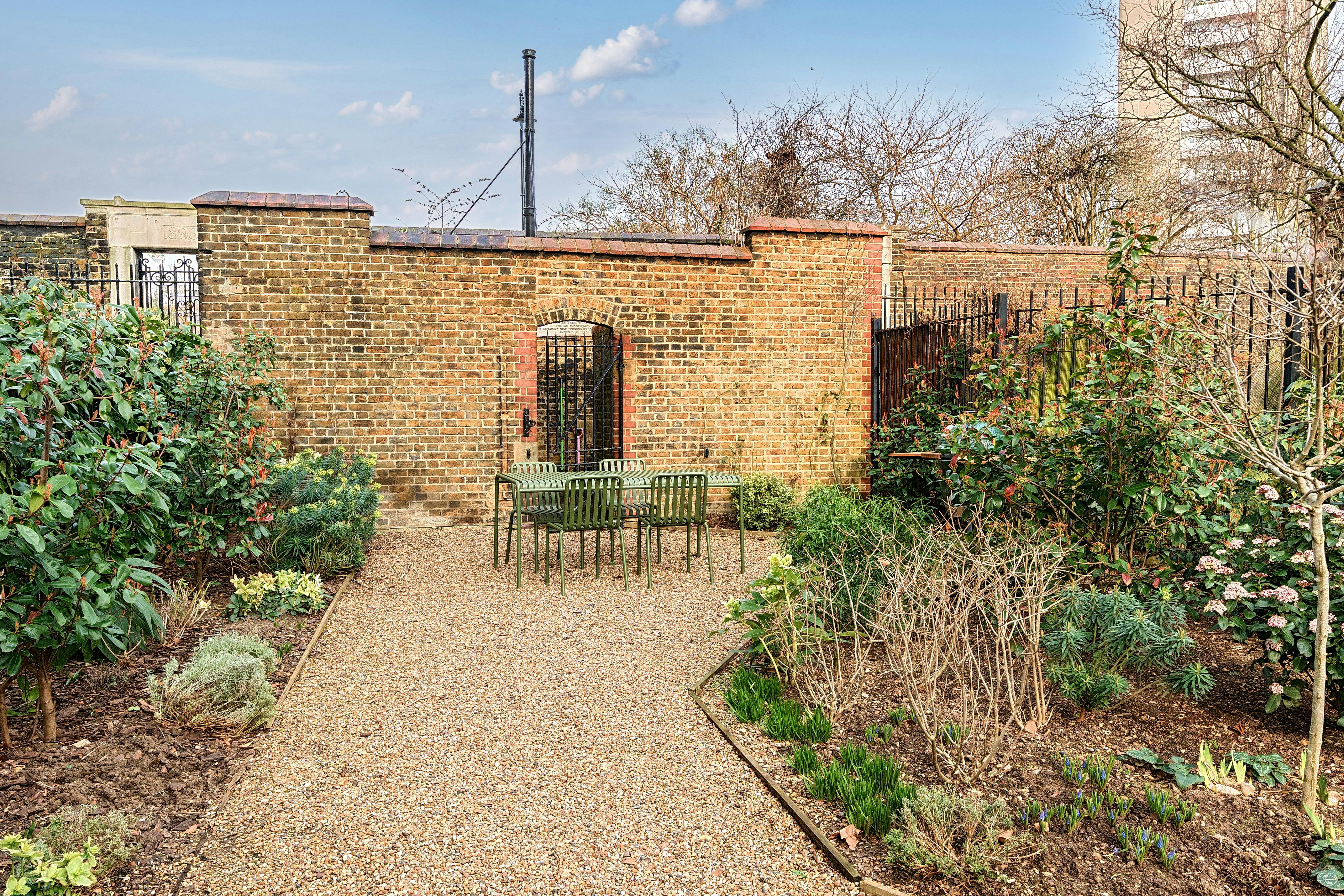48 Kingsway Place <span>EC1R</span>