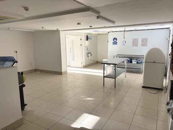 The Bakery, Mayfield Stables, Stanbridge Road, Leighton Buzzard, Industrial / Office To Let - IMG_7789.jpg