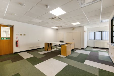 Showroom / Warehouse unit, 4-12 Kempson Close, Aylesbury, E (Commercial / Business / Service) / Industrial / Retail To Let - 101955_4-12-Kempson-Close-Gatehouse-Way (15).jpg