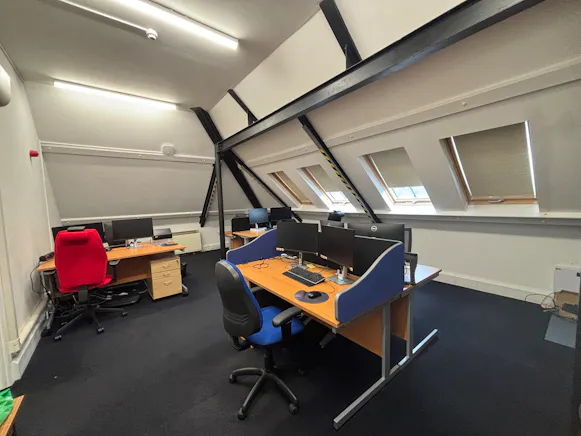 Unit 1, The Bullpens, Basingstoke, Office To Let - IMG_1945.jpeg