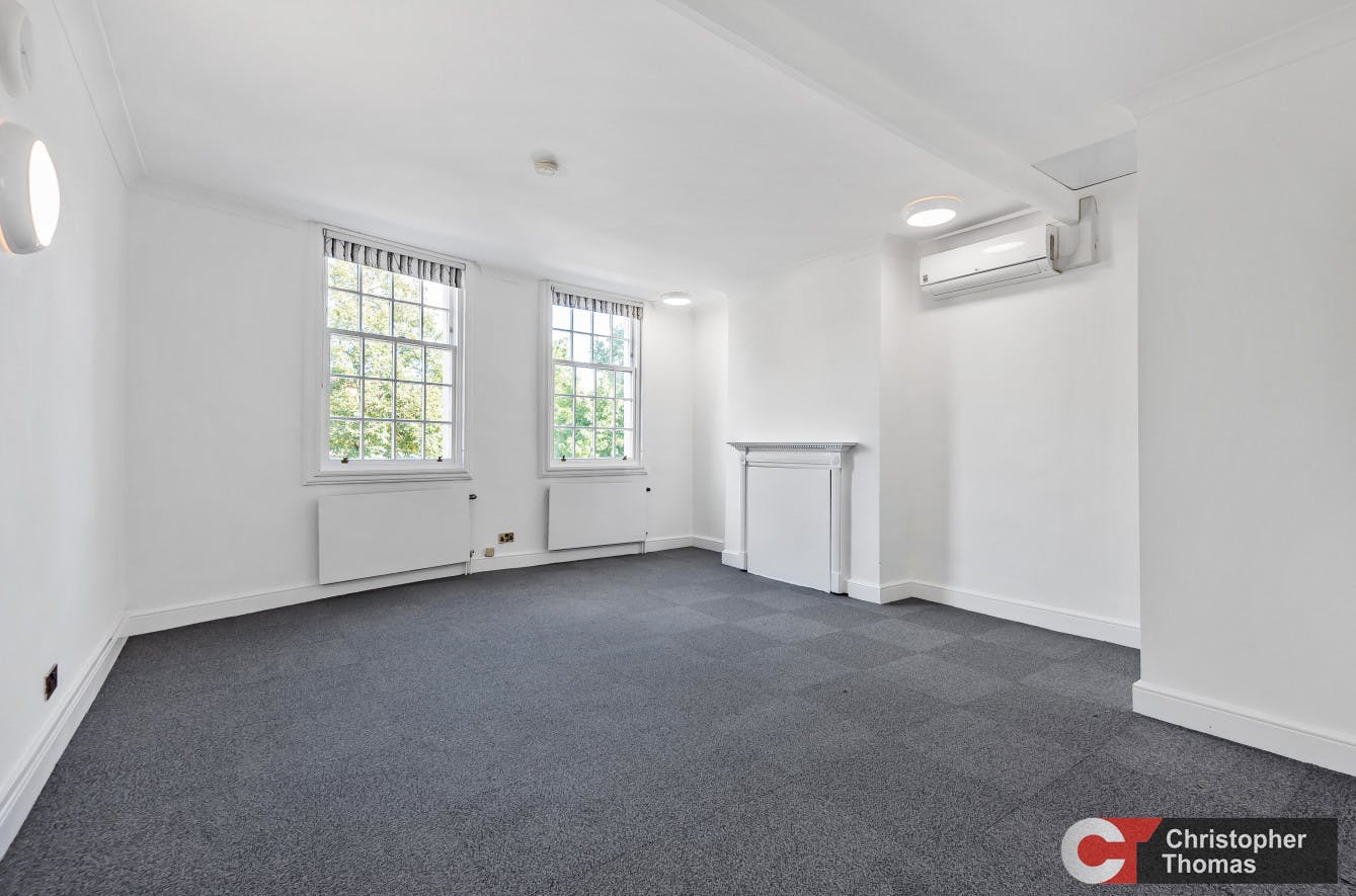 27 Victoria Street, Windsor, D1 / Office To Let - b199996f-8282-4c40-8256-a4371e80149e.jpg