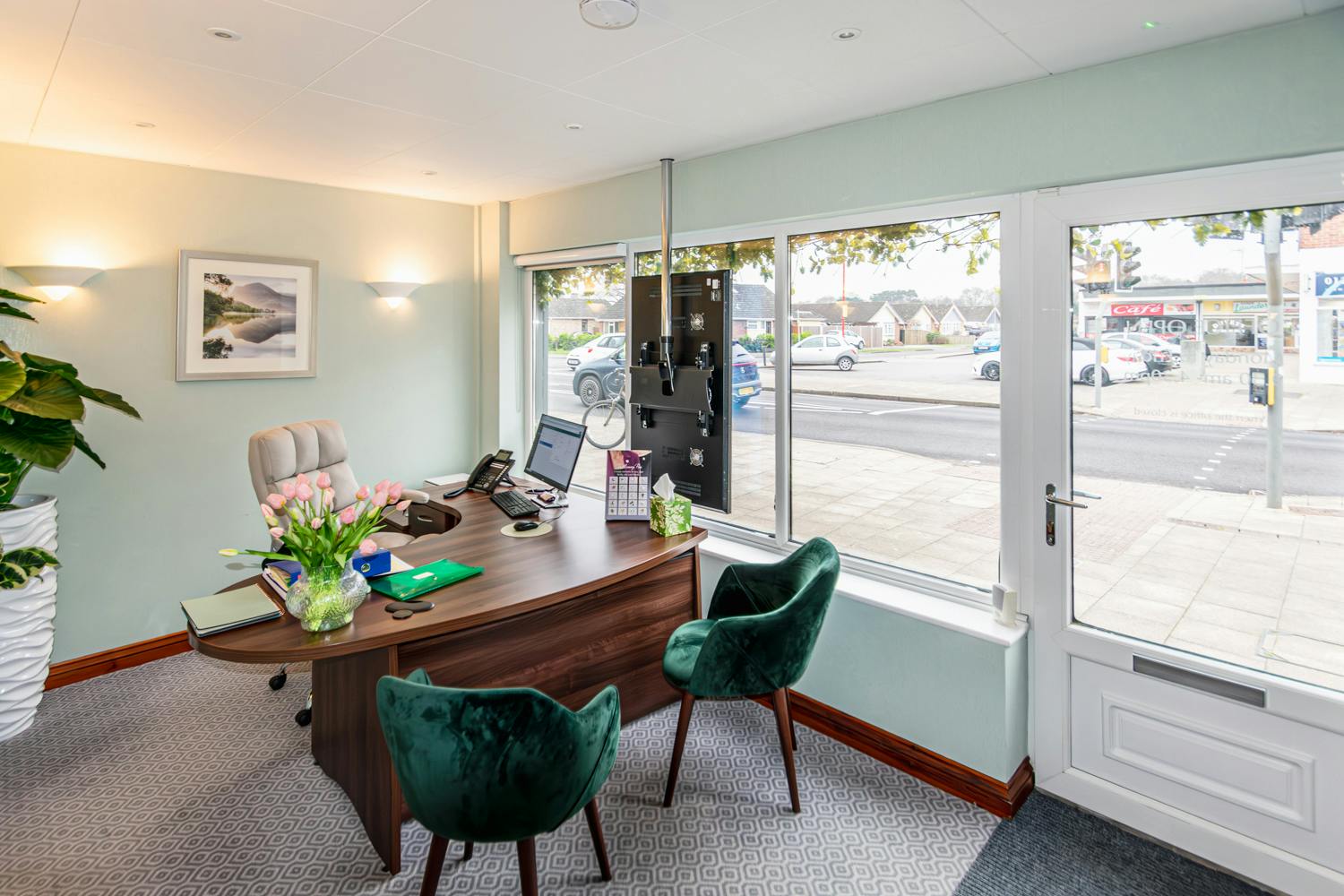 Investment in Ferndown - photo 2