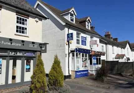 213 Three Bridges Road, Crawley, Retail / Takeaway For Sale - Image 2