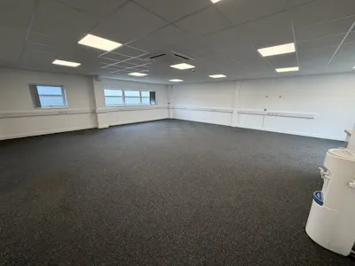 Unit H3, Lincoln, Light Industrial / Office To Let - IMG_2625.jpeg