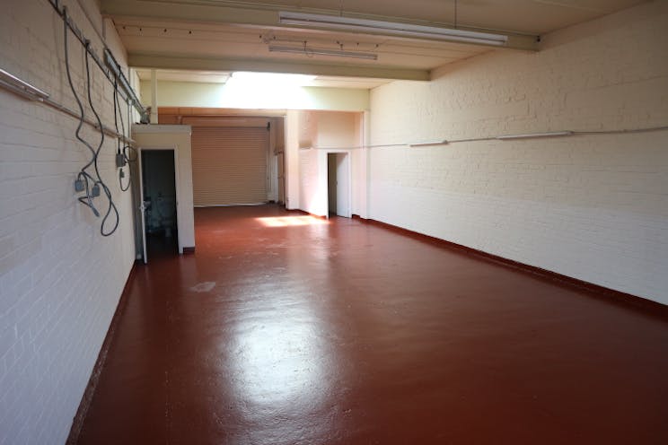 Unit 53 Milford Trading Estate, Reading, Industrial / Warehouse To Let - Milford Road Trading Estate Unit 53 Interior 4.JPG