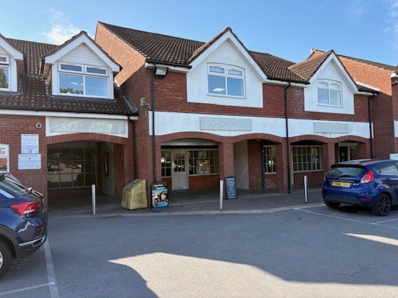 Units 5, 6 & 7 Oakmede Place, Binfield, Retail To Let - Oakmede Retail Units External 1.jpg