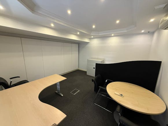 2 Parkside Centre, Southend-on-Sea, Industrial To Let - IMG20251014WA0007.jpg