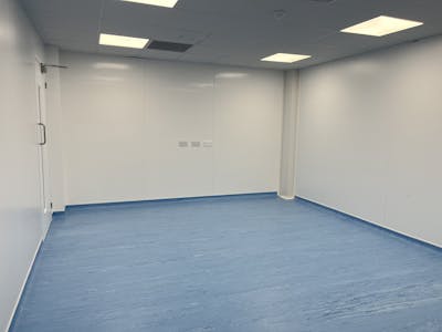 Modern Warehouse, Unit 5 Century Court, Aylesbury, Industrial / Industrial/Logistics To Let - IMG_1082.JPG