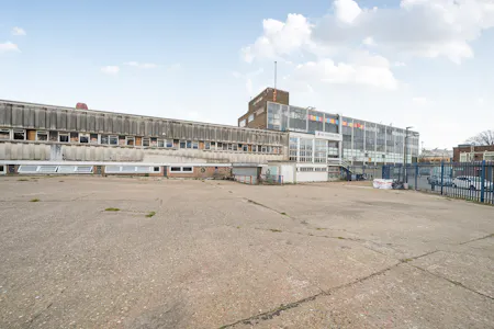 Bunker 51, 3 Herringham Road, Charlton, Class E Retail / Leisure / D2 (Assembly and Leisure) / Leisure / Light Industrial / Open Storage / Trade / Warehouse / Yard To Let - 1433196-26-69c3e367f004a.jpg