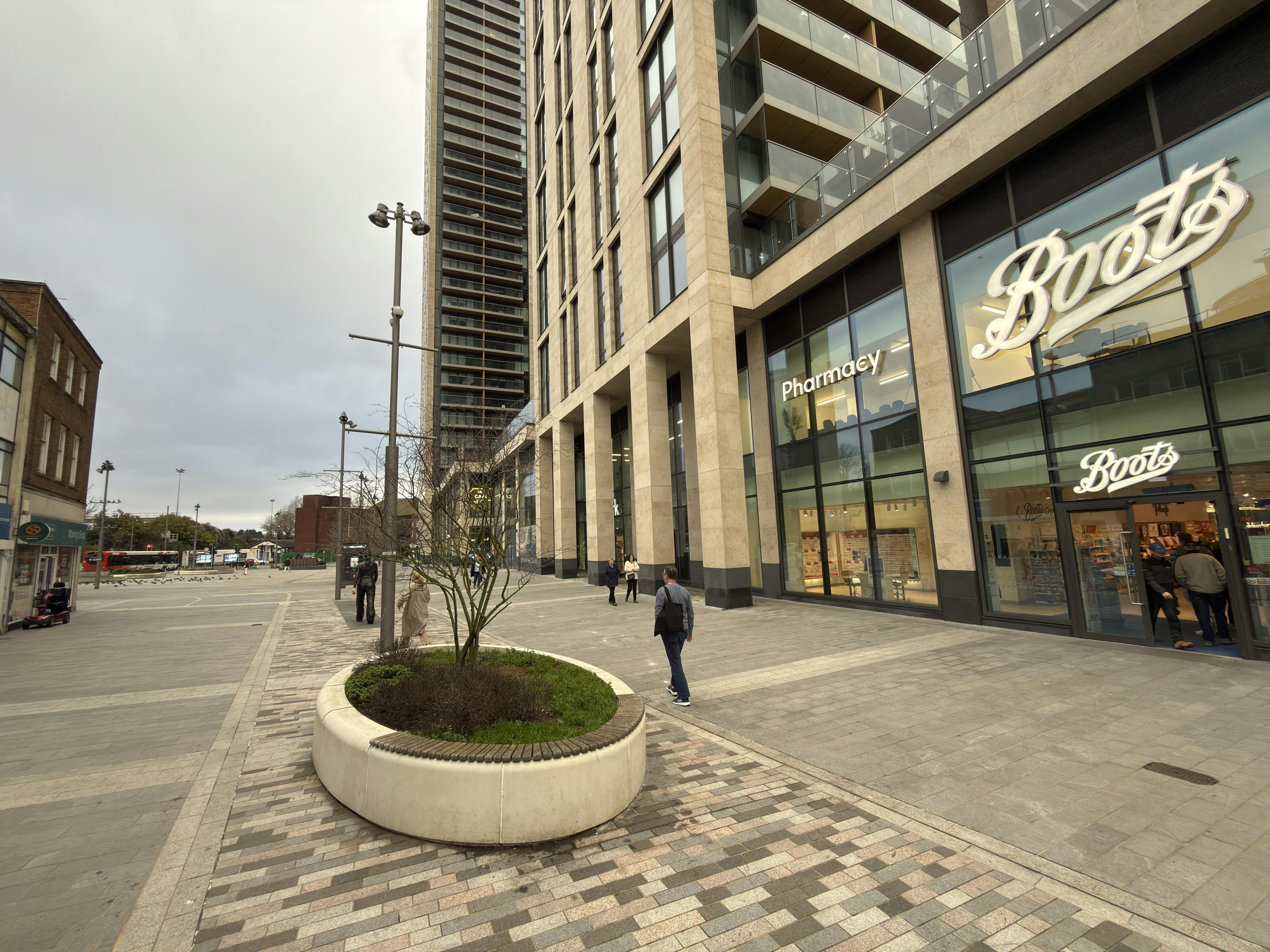 2 Commercial Way, Woking, Retail To Let - IMG_5504.JPEG