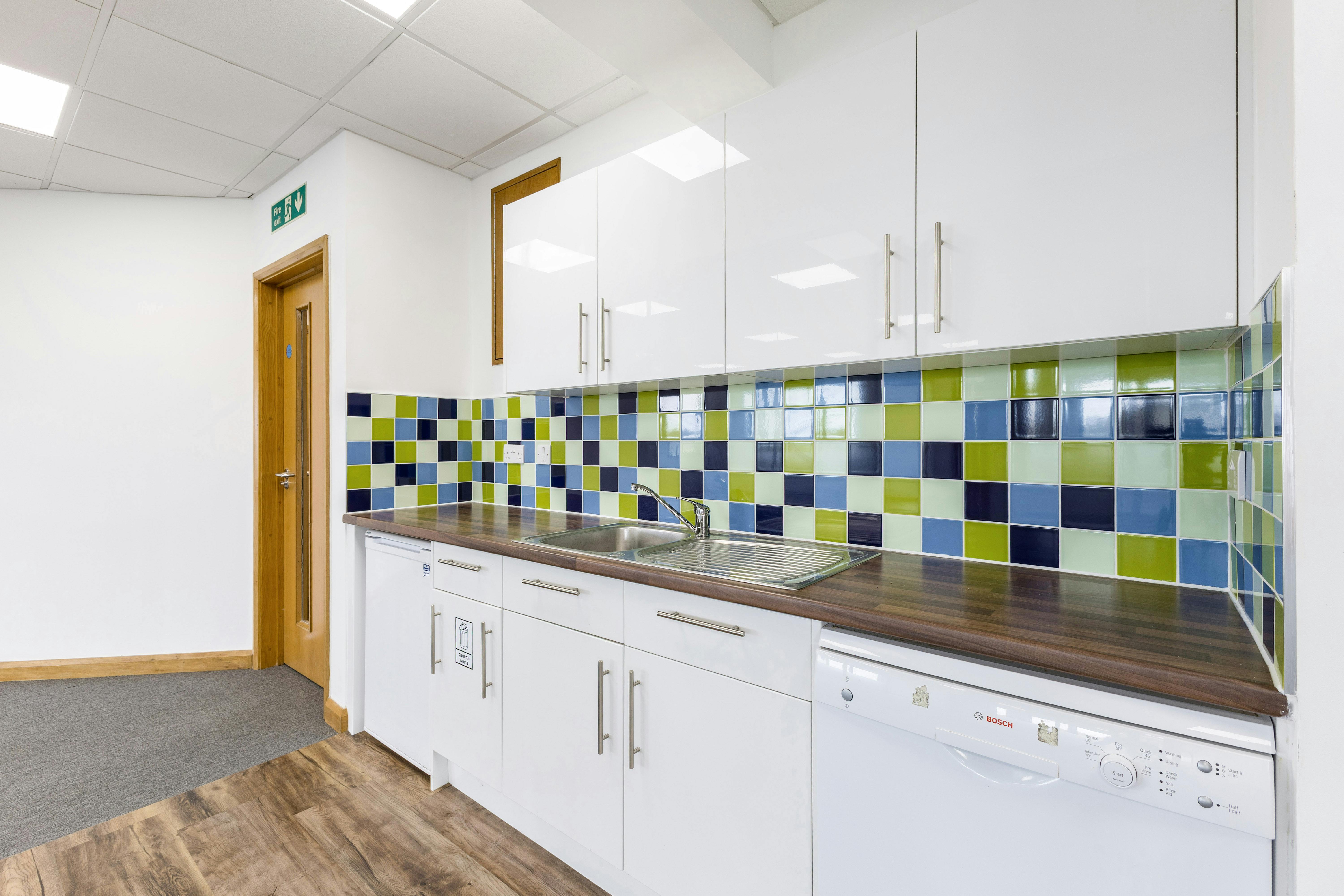 Unit 2, Bell Business Park, Aylesbury, Offices To Let - 96419_2BellBusinessParkSmeatonClose  32.jpg