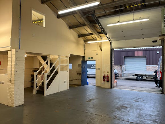 Units 3 Townsend Piece, Bicester Road, Aylesbury, Industrial For Sale - 20250121_153640780_iOS.jpg