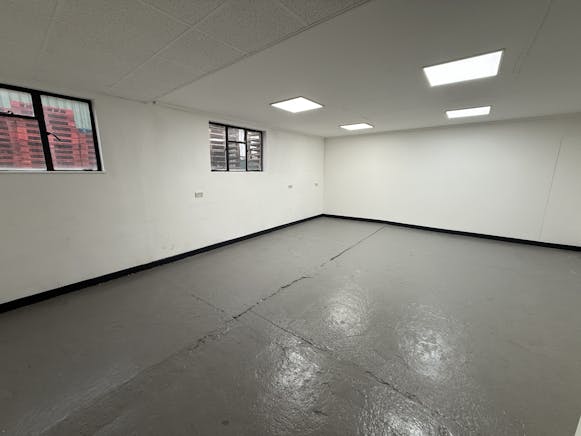 Unit 3, Droitwich Enterprise Hub, Droitwich Spa, Industrial To Let - 20251223_123125066_iOS (1).jpg