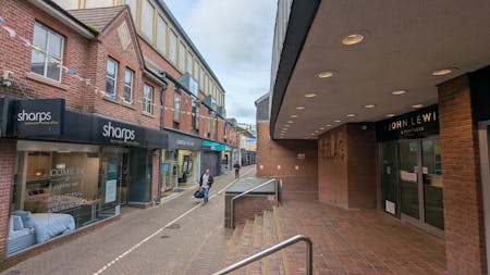 14 Chain Street, Reading, Class E Retail / Leisure / Investment - Retail & Leisure / Retail / Retail - In Town For Sale - PXL_20260313_152620150.jpg