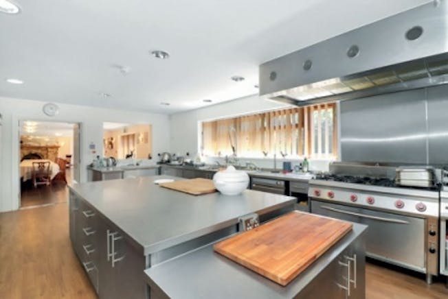 Tittershall Lodge, Kingswood Lane, Aylesbury, Land / Offices / Retail To Let - Screenshot_812025_172825_.jpeg